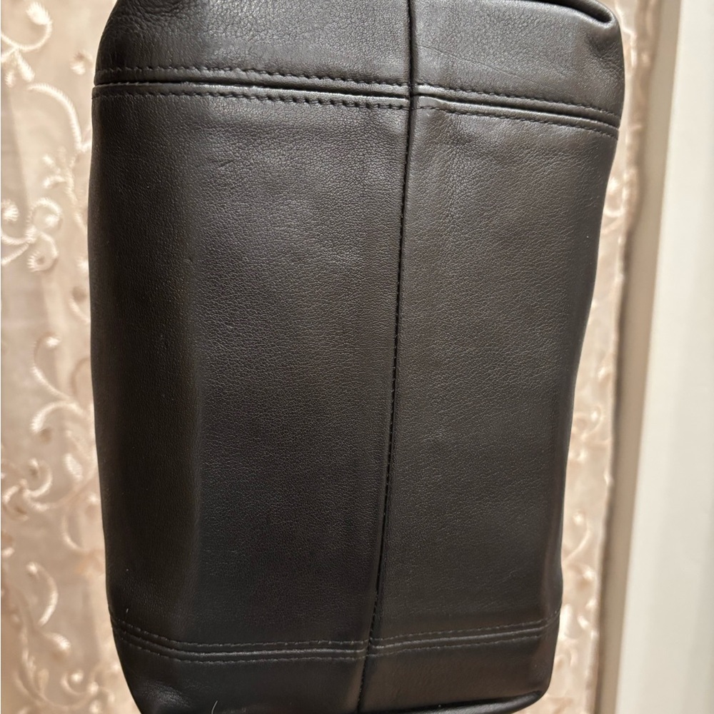 Vintage Coach Black Leather waverly Tote with Brass Accent Hardware - Picture 7 of 11